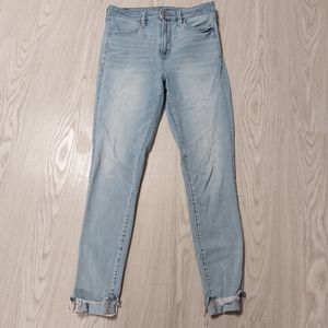 American Eagle Super High Rise Light Wash Jeans, Size 8 Long